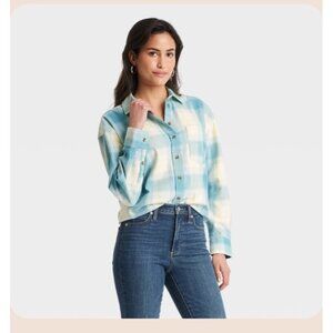 Universal thread Woman’s oversized long sleeve button-down flannel size L NWT